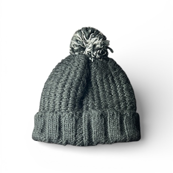 The North Face Gray Knit Pom Beanie | Cozy Ribbed Winter Hat Unisex - Picture 2 of 3